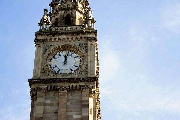 Explore Belfast"s Historic Shipyards: Your Guide to Joining an Unforgettable Tour